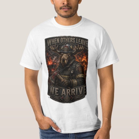 VLLC When Others Leave We Arrive Firefighter Moose Tシャツ (正面)