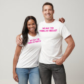 Vodcastにウォッカを注ぐTシャツ Tシャツ (ユニセックス)