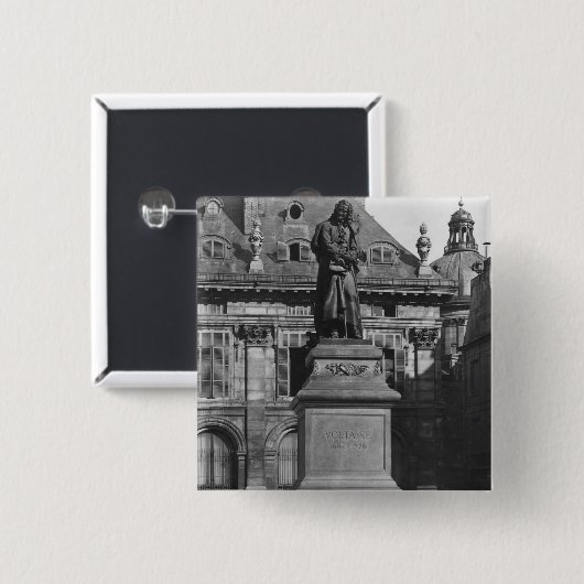 Voltaireの彫像 缶バッジ (正面&裏面)