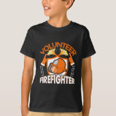 Volunteer Firefighter Fireman Gift Proud Firefight Tシャツ (正面)