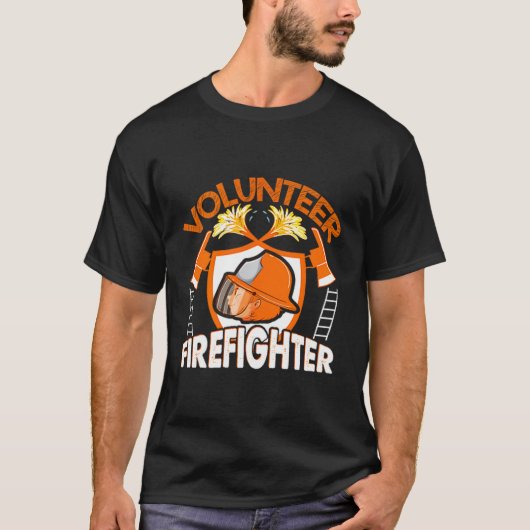 Volunteer Firefighter Fireman Gift Proud Firefight Tシャツ (正面)