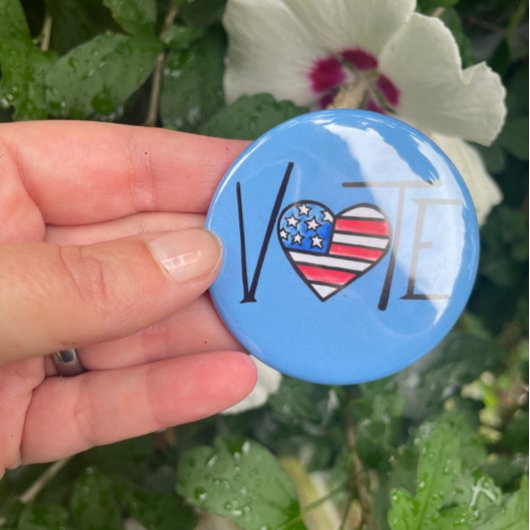 VOTE 缶バッジ