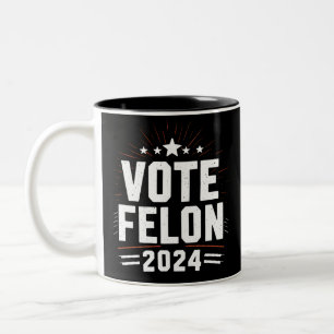 Vote Felon Trump 2024 楽しい選挙の投票 ツートーンマグカップ