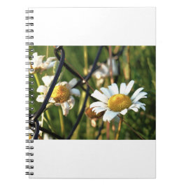 Vrede achter het hek. In bloemen illustratief. ノートブック