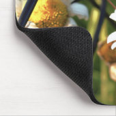 Vrede achter het hek. In bloemen illustratief. マウスパッド (コーナー)