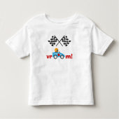 Vroomレースカーおよびチェック模様の旗はTシャツをからかいます トドラーTシャツ (正面)