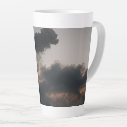 Vulkan Fuego in Guatemala カフェラテマグ (右アングル)