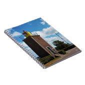 Vuurtoren voor scheepvaart in Willemstad Nederland ノートブック (右側)