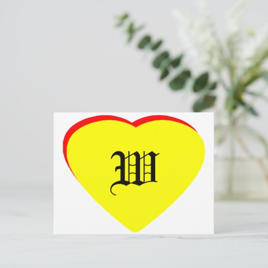 "W"ハートイエローレッド結婚式招待状ザ・ミュージアム インビテーションポストカード (スタンド正面)