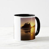 WA，オリンピックNP，日没時の第2ビーチ マグカップ (正面右)