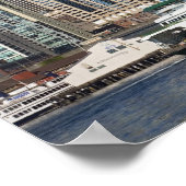 WA、シアトル、シアトルのスカイラインとフェリーボート ポスター (角)