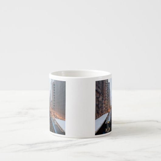 Wabash上の都心のシカゴの高い柵 エスプレッソカップ (正面)