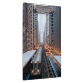 Wabash上の都心のシカゴの高い柵 クリップボード (右)