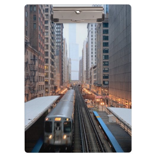 Wabash上の都心のシカゴの高い柵 クリップボード (正面)