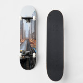 Wabash上の都心のシカゴの高い柵 スケートボード (正面)