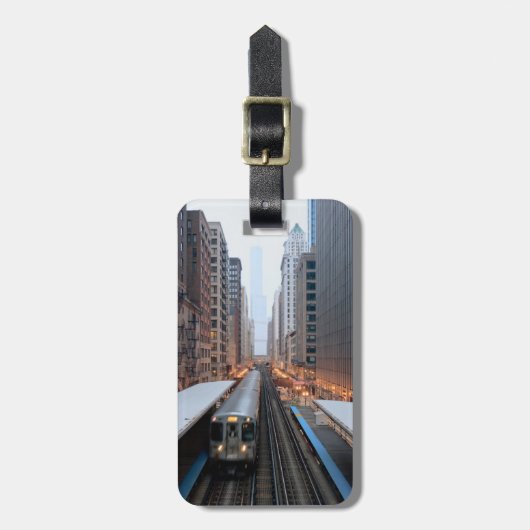 Wabash上の都心のシカゴの高い柵 ラゲッジタグ (正面縦)