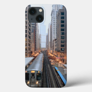 Wabash上の都心のシカゴの高い柵 iPhone 13ケース