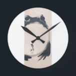 Wabi Sabi Grumpy  Frog by Hoji Japanese Sumi-e  ラウ ラウンド壁時計<br><div class="desc">Wabi-sabi in every stroke. Experience the minimalist humor of the Edo period with Matsumoto Hoji’s legendary frog. A perfect blend of historical artistry and quirky Zen spirit.</div>