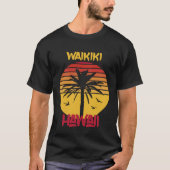 Waikiki Beach Hawaii Vacation Ocean Surfing Tシャツ (正面)