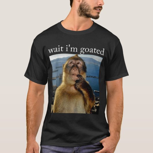 Wait I'm Goated Funny Thinking Monkey Meme Brainro Tシャツ (正面)