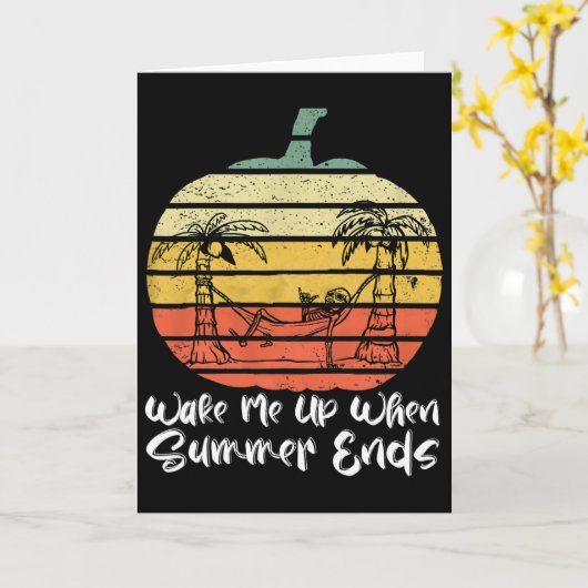 Wake Me Up When Summer Ends Funny Skeleton Hallowe カード (黄色い花)