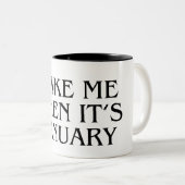 Wake Me When It's January Mug Funny Gift ツートーンマグカップ (正面右)