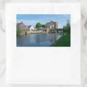 Wakefield Canal Side: Historic Pub and Apartments 長方形シール (バッグ)