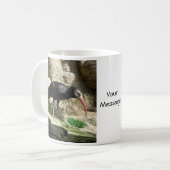 Waldrappトキ亜科の黒によって羽をつけられる鳥のマグ コーヒーマグカップ (正面左)