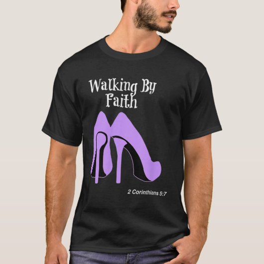 Walk By Faith Graphic Christian Design With Purple Tシャツ (正面)