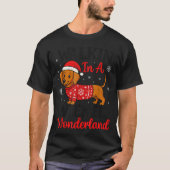 Walking In Weiner Wonderland Mini Dachshund Christ Tシャツ (正面)