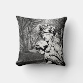 Walküre - Skulptur mit Baum-Arkade クッション (正面)