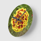 Wall clock With Picture Of Marigold On It ラウンド壁時計 (傾斜)