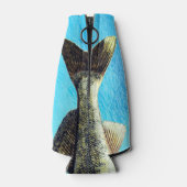 Walleye Pike Fish on Blue and Name ボトルクーラー (裏面)