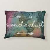 Wanderlustのカラフルな世界地図のアクセントの枕 アクセントクッション (裏面)