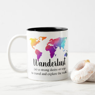 Wanderlustまたはカラフルの世界地図のデザインのための ツートーンマグカップ