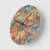 Wanderlustクロニクル：ヴィンテージスタイル旅行切手 ラウンド壁時計 (傾斜)