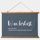 Wanderlust定義ホワイトグレーブルー 吊り下げ型タペストリー (正面)