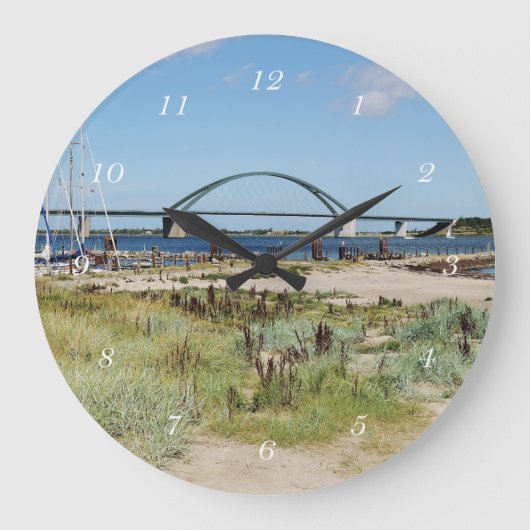 Wanduhr Fehmarnsundbrücke und Fehmarnsund ラージ壁時計 (正面)