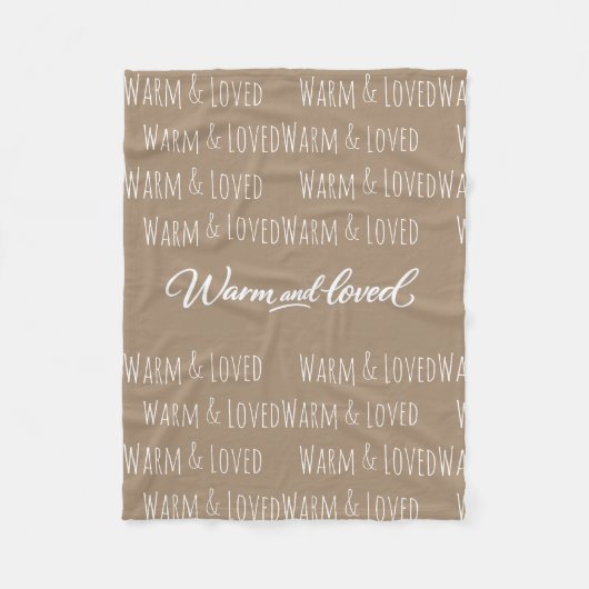 "Warm & Loved" フリースブランケット (正面)