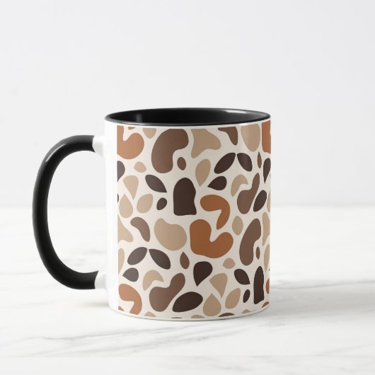 Warm Neutral Abstract Mug – Modern Organic Pattern マグカップ (左)