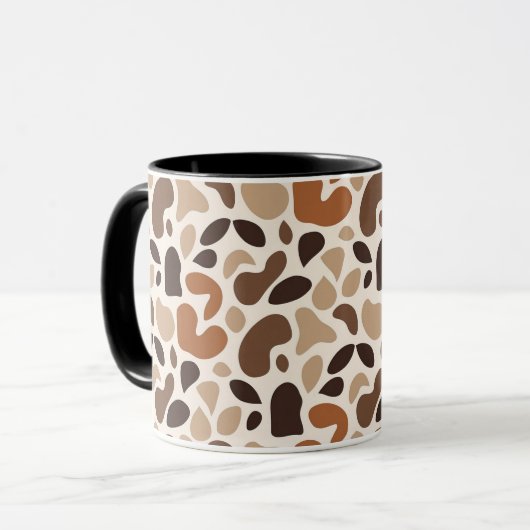 Warm Neutral Abstract Mug – Modern Organic Pattern マグカップ (正面左)