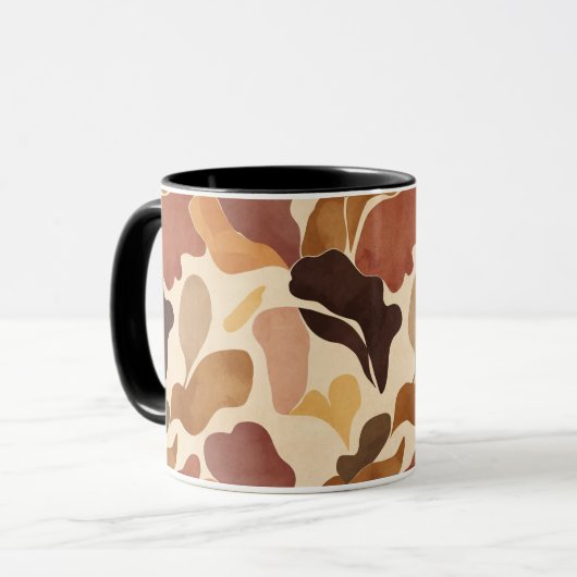Warm Neutral Abstract Mug – Modern Organic Pattern マグカップ (正面左)