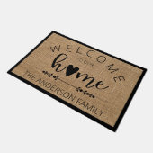 Warm Welcome to Our Home パーソナライズされた Format ドアマット (アングル)