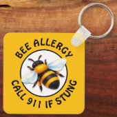Warning Severe BEE Allergy Alert Button キーホルダー (裏面)