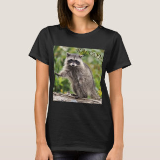 Waschbär im Wald Tシャツ