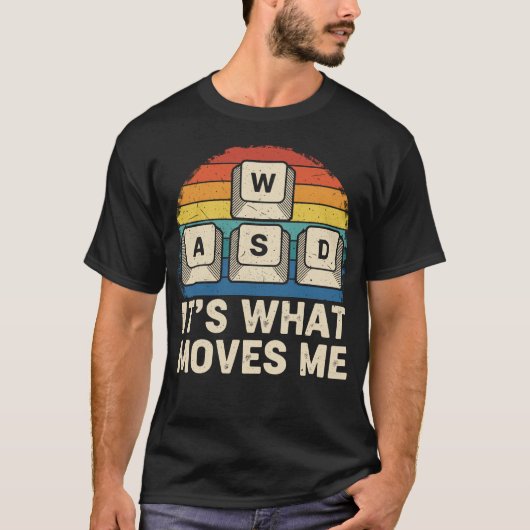 WASDゲーミングキー 楽しいPCゲーマー レトロデザイン Tシャツ (正面)