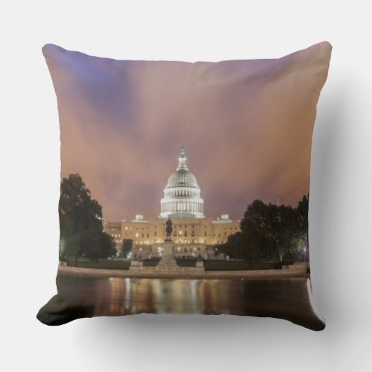Washington D.C.の国会議事堂の建物 クッション (正面)