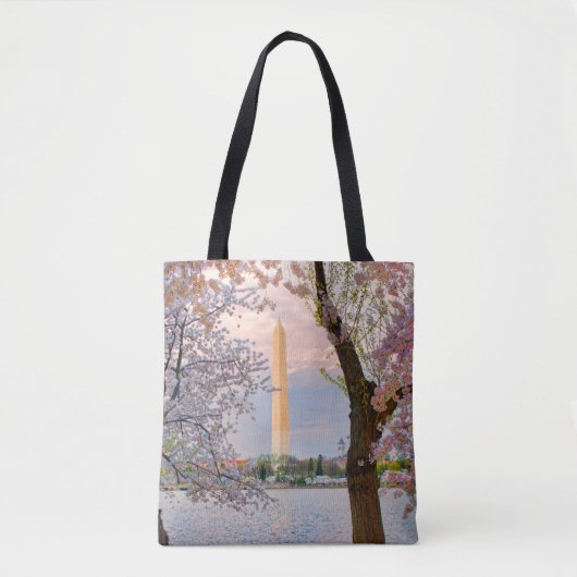 Washington Monument with Cherry Blossoms トートバッグ (正面)