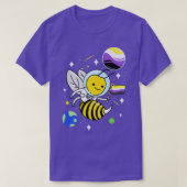 Wasp Astronaut Nonbinary Pride Tシャツ (デザイン正面)