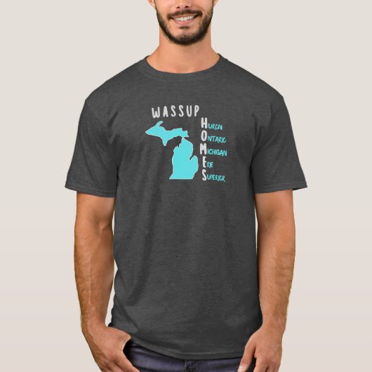 WASSUP HOMES? ミシガン地図と湖のプリントTシャツ Tシャツ (正面)